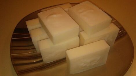 Aunt Lilly’s Farm Soap Image